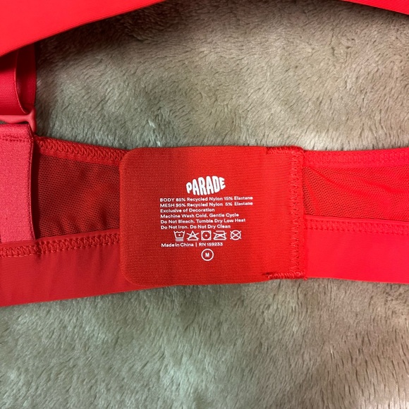 Red bra - Picture 3 of 3